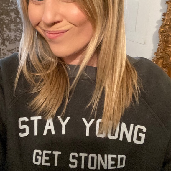 HTF Saturday School “Stay Young Get Stoned’” Graphic Print Sweatshirt Gray Sz S - Picture 10 of 15